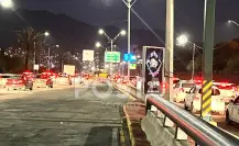 Cierre de carriles asfixia avenida Constitución en Monterrey