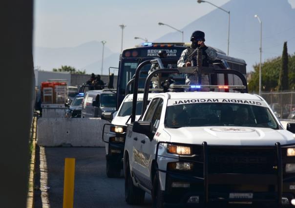 Trasladan a 87 reos de penales de Nuevo León a prisiones federales