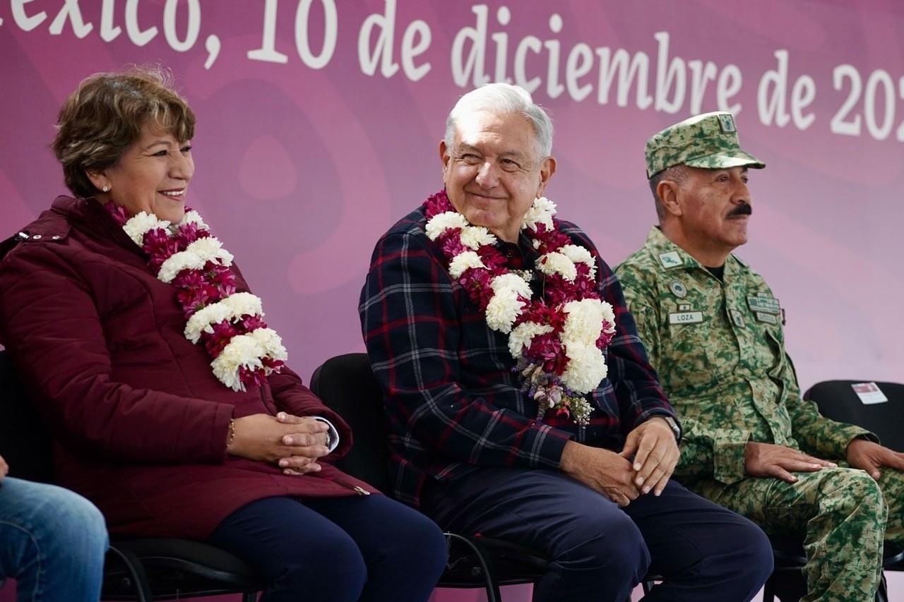 En su tercer día de gira por Edomex, el presidente López Obrador se comprometió a que no habrá intermediarios en la entrega de los programas sociales. Foto: Gob. de México