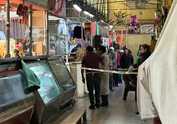 Asesinan a carnicero dentro de su local en la GAM; el sicario huyó