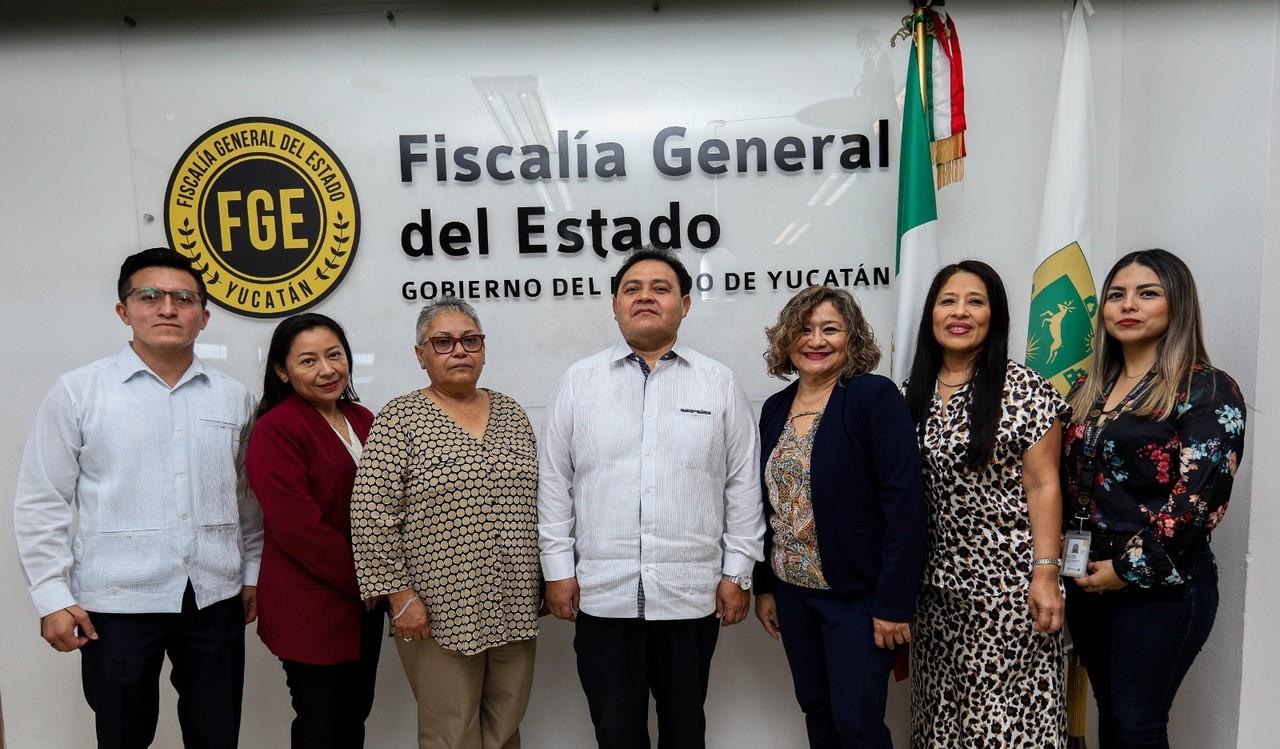 Un tercer grupo de fiscales yucatecos viajó a Estados Unidos para conocer el sistema judicial de ese país.- Foto de la FGE