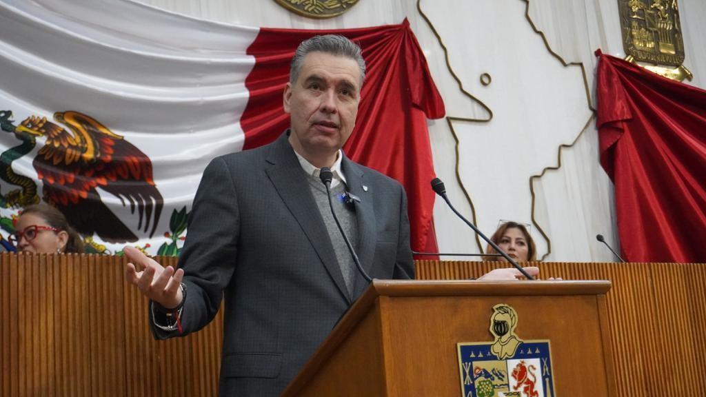 El diputado Waldo Fernández pidió se informe de acciones que se realizan en los penales para la reinserción social. Foto. Armando Galicia