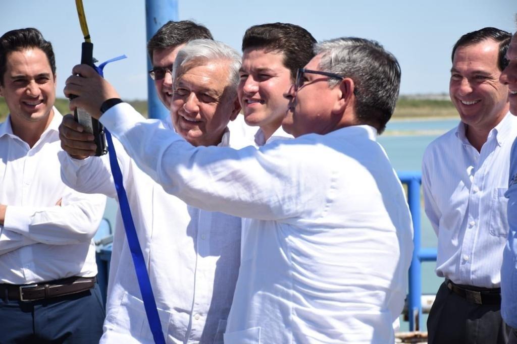 El presidente Andrés Manuel López Obrador, junto con el gobernador, Samuel García Sepúlveda, inauguró la primera etapa del acueducto El Cuchillo II. Foto: Gobierno Federal