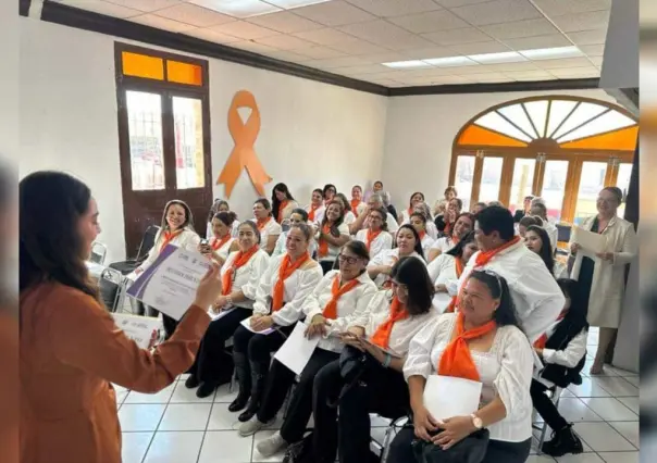 54 mujeres reciben constancia de cursos de inglés y empoderamiento económico