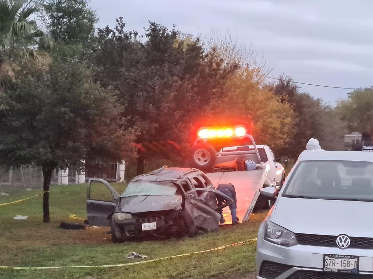 Peritos viales llegaron a la zona para iniciar la investigación y establecer qué ocurrió en este caso. Foto: Posta MX.