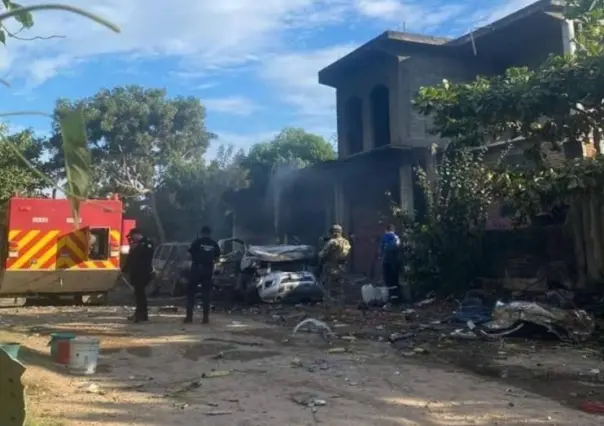 Mueren dos mujeres tras explosión de camioneta con pirotecnia