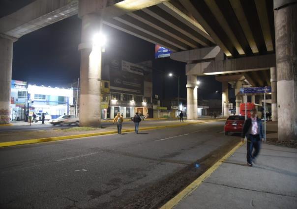 Mejoran iluminación de Boulevard Aeropuerto y Paseo Tollocan