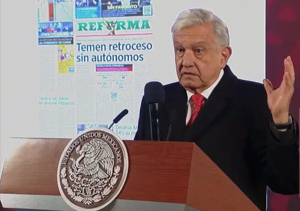 Se lanza AMLO contra organismos autónomos