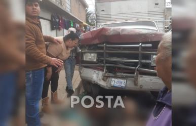 Captan en video atropellamiento de dos mujeres; el conductor escapó