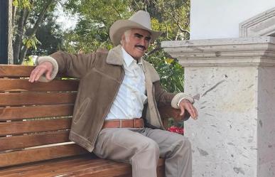 Inmortalizan a Vicente Fernández con estatua de tamaño real