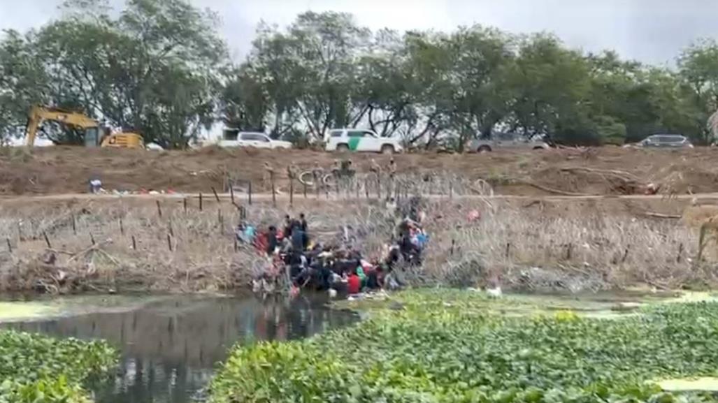 Nuevo cruce masivo de migrantes por el río Bravo