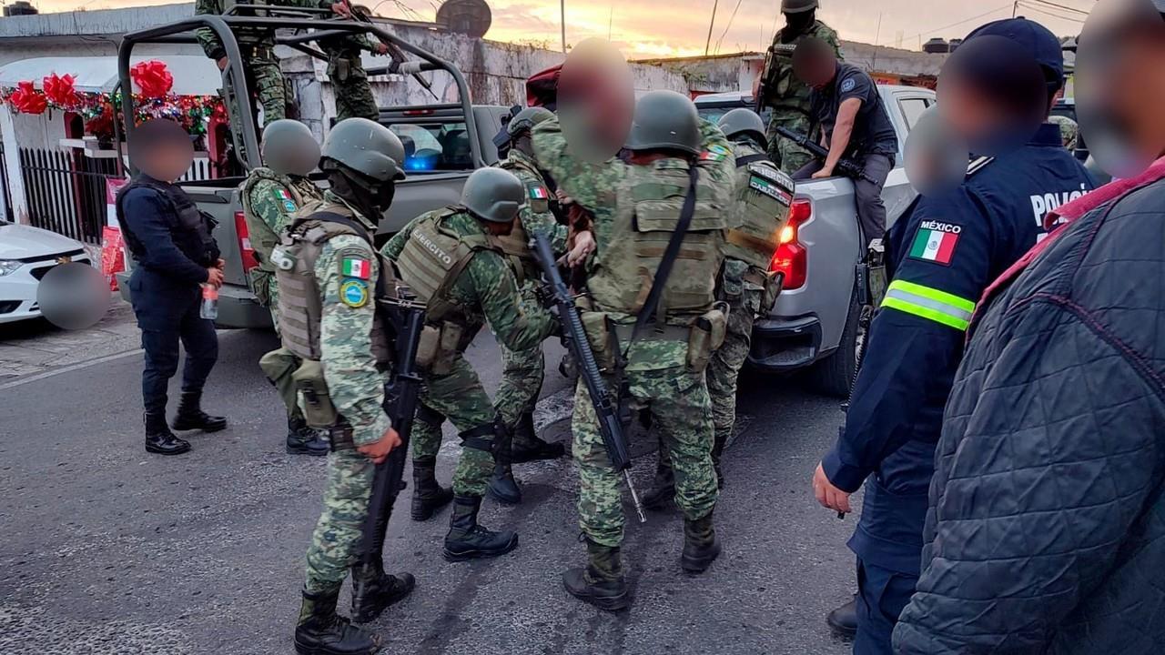 Dos presuntos extorsionadores se salvaron de ser linchados y hasta quemados por pobladores de Ocuilan. Foto: Sria de Seguridad de Edomex