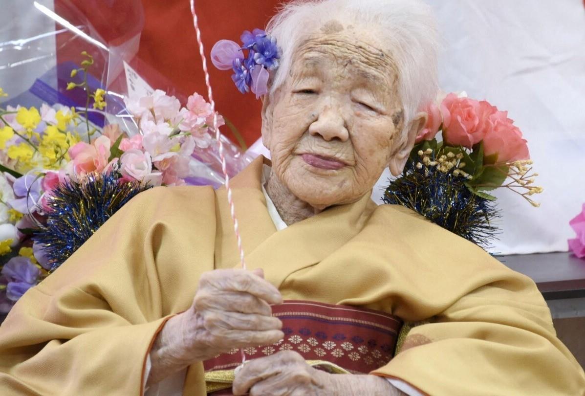 En septiembre de 2023, la gobernación de Osaka envió una carta de felicitación a Tatsumi por su longevidad. Foto: CNN.