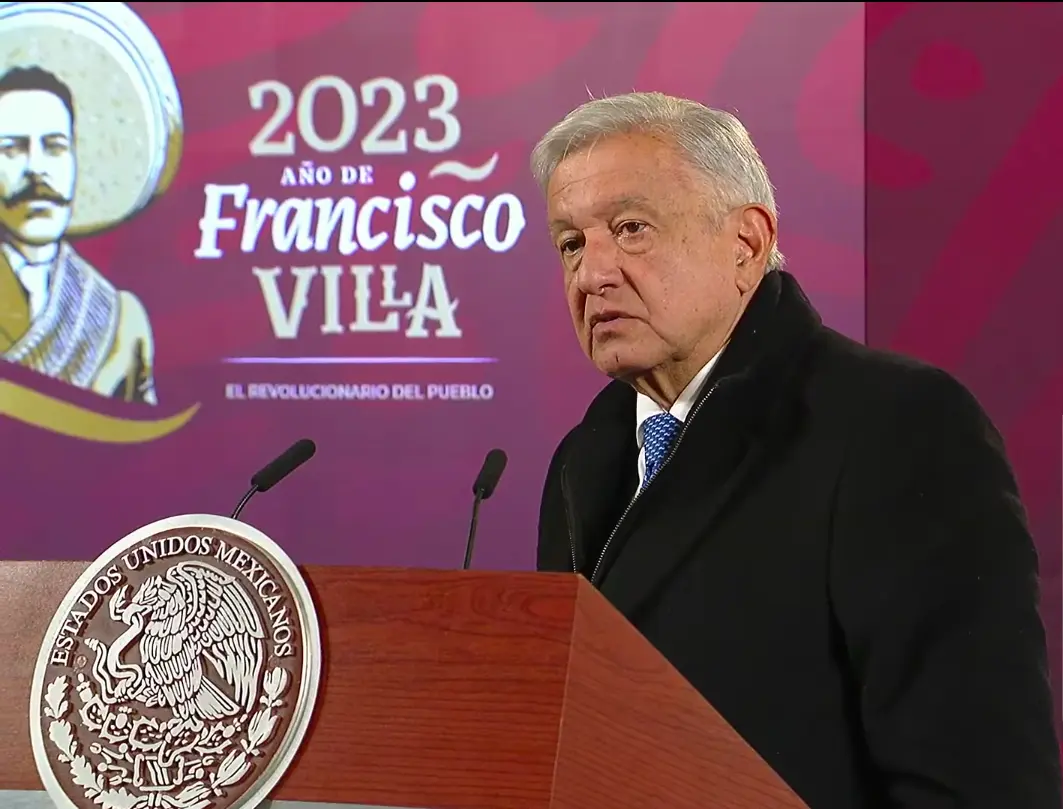 AMLO durante la conferencia anunciando la inauguración de Mexicana de Aviación. Fuente: YouTube