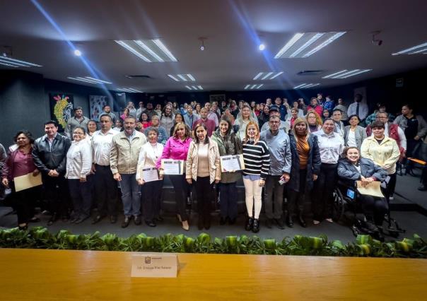 Concluyen alumnos de Escuela de Artes y Oficios de Guadalupe cursos navideños