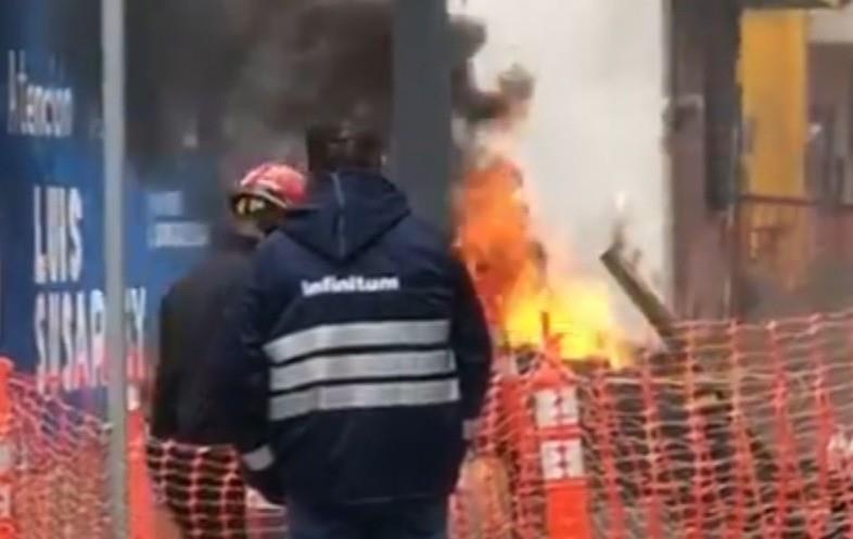 Elementos del 911 de San Pedro Garza García llegaron al sitio y controlaron la fuga y el incendio. Foto: Raymundo Elizalde.