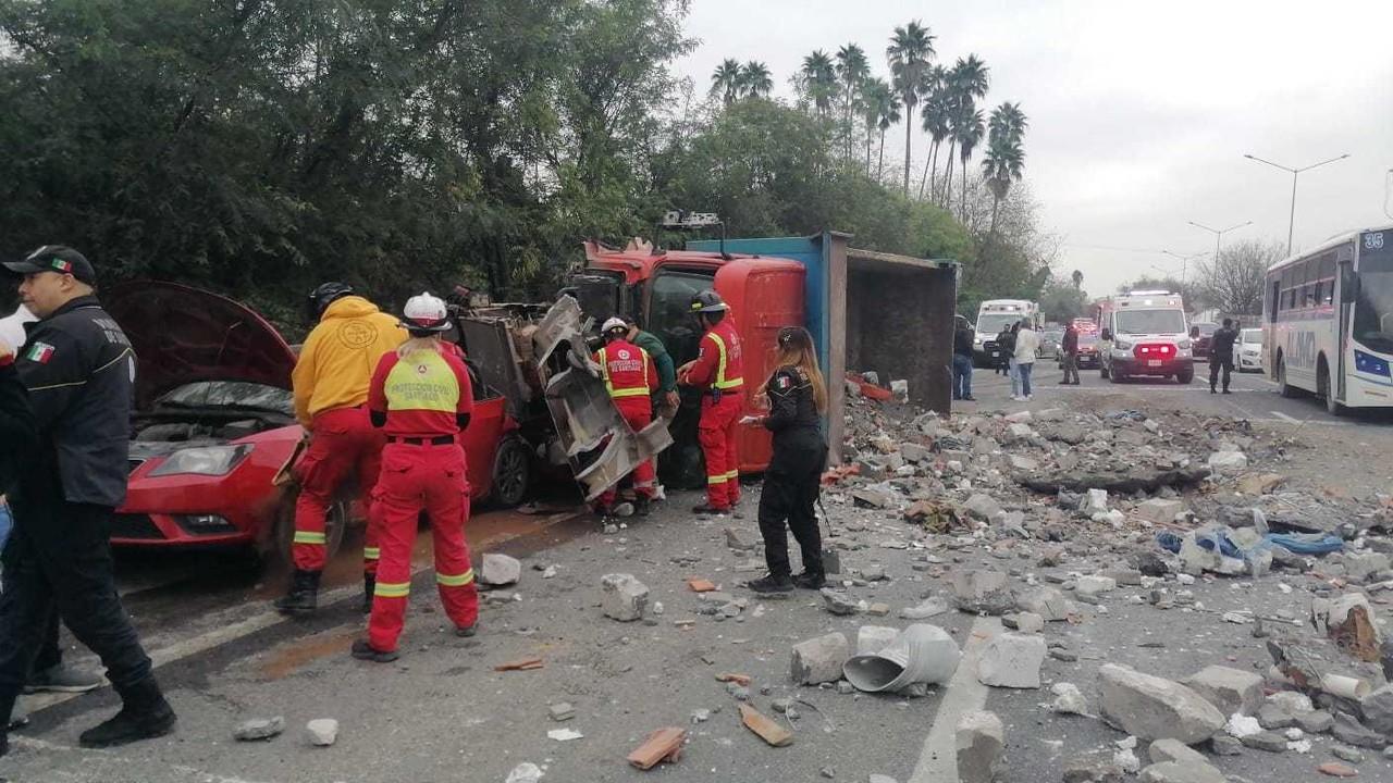 El percance ocurrió en la Carretera Nacional, a la altura del km 254, cerca de la zona de El Barrial. Foto: Protección Civil Nuevo León