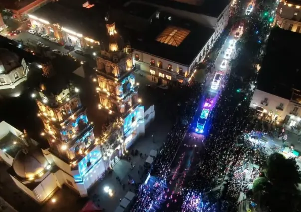 Durango lleno de luces navideñas con el tradicional desfile navideño