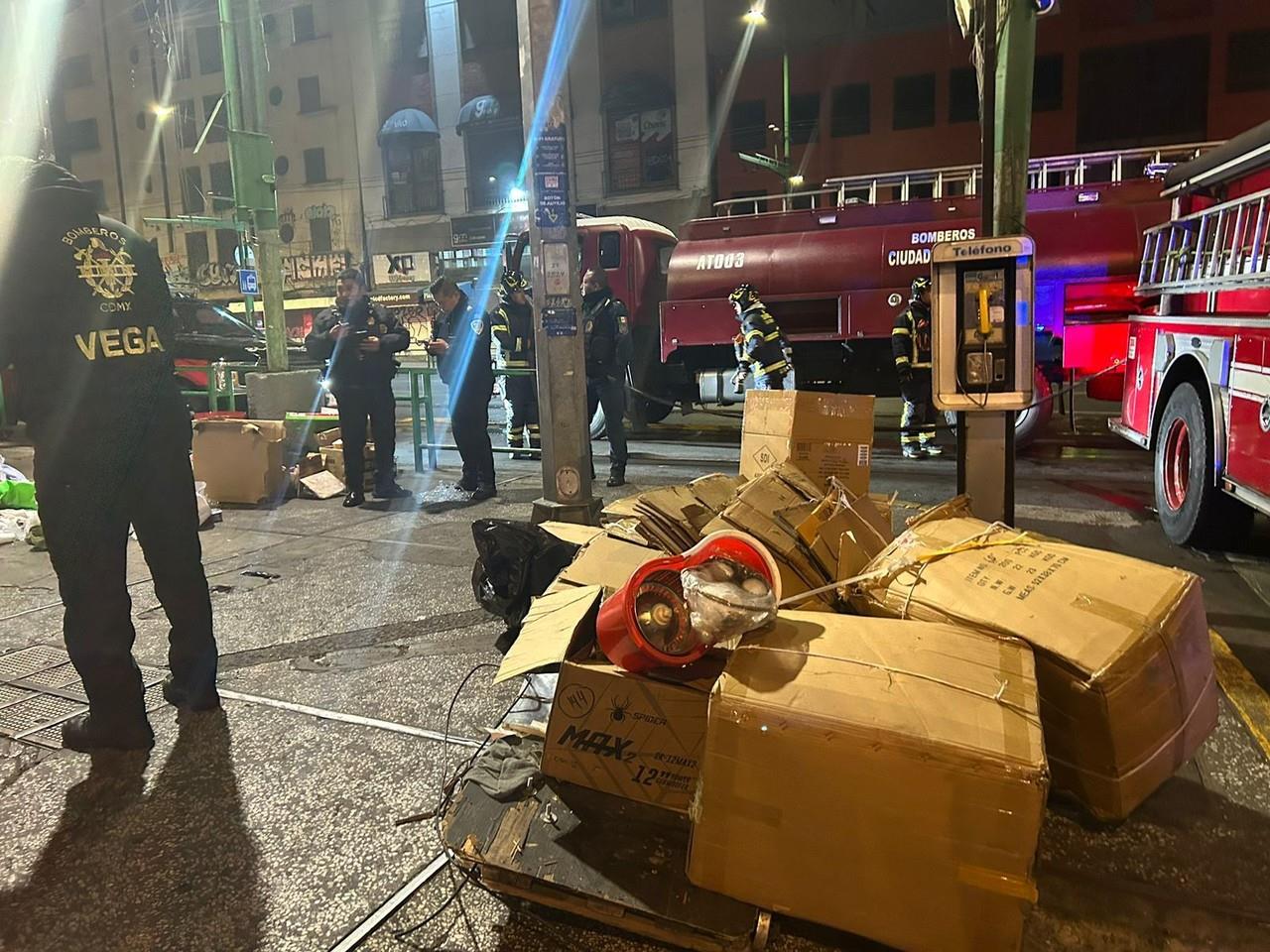 Se incendian dos locales de Plaza Meave; no hay personas lesionadas