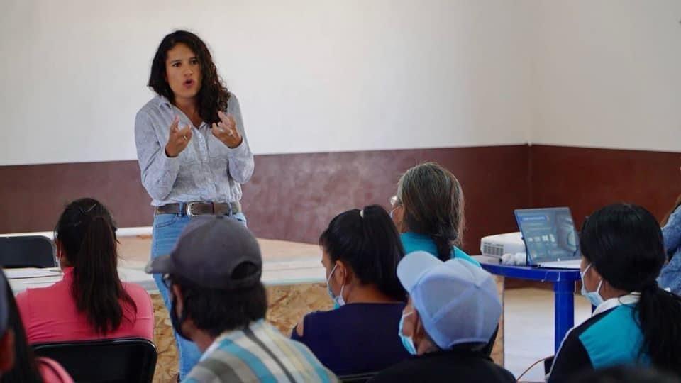 El mandatario confesó que Bertha Alcalde seguirá trabajando para el proyecto de la 4T tras esta determinación. Foto: Especial