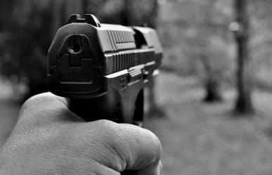 Mata policía a joven mientras jugaba con su arma en Tlaxcala