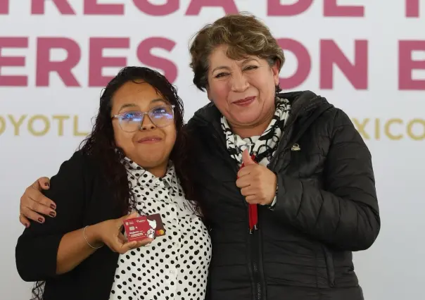 Entrega Delfina Gómez 400 mil tarjetas Mujeres del Bienestar en Nezahualcóyotl