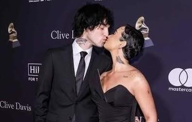 Se compromete Demi Lovato y presume lujoso anillo Foto: Facebook