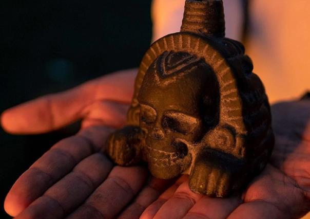 Silbato de la muerte Azteca pone a correr a una británica