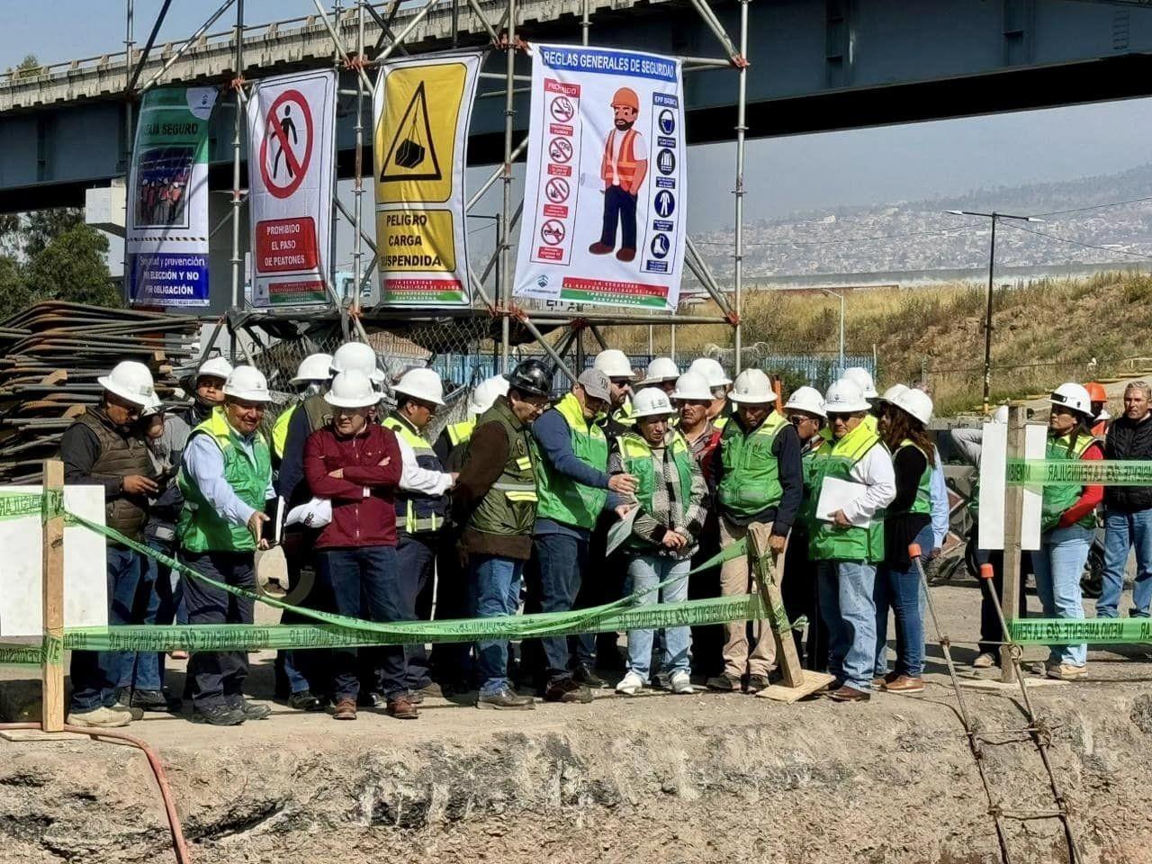 La gobernadora Delfina Gómez Álvarez supervisó la obra del Trolebús Chalco-Santa Martha. Foto: Gob. de Edomex