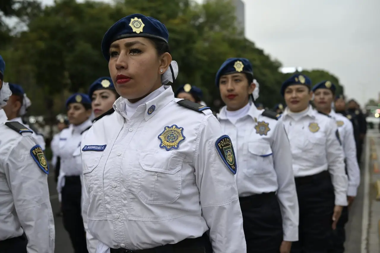 Desfilan Policías de la SSC con honor y gallardía enalteciendo su labor. Foto y video: Ramón Ramírez