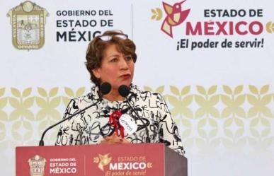 Delfina Gómez entregó tarjetas del programa Mujeres con Bienestar en Ecatepec