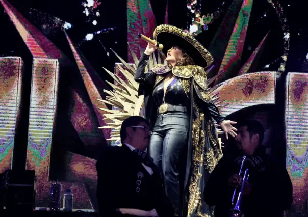 Alicia Villarreal y Tropicalísimo Apache encienden a La Laguna