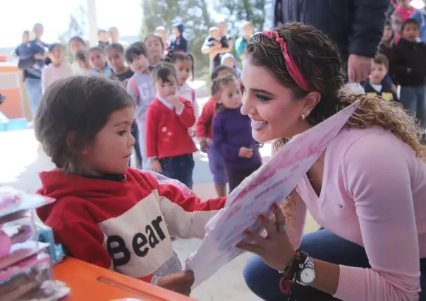 Juguetes y aguinaldos alegraron a niños duranguenses