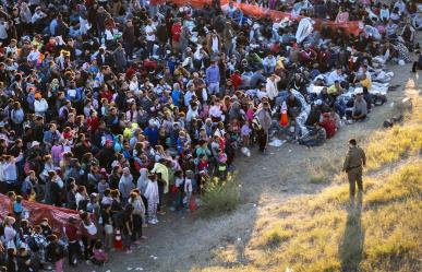 ¡Tolerancia cero! Greg Abbott promulga ley en contra de inmigrantes