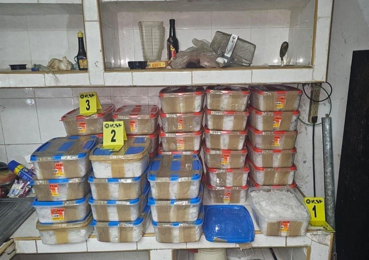 La eficiente movilización de los agentes ministeriales permitió este importante golpe al narcotráfico en la Carretera Zacatecas. Foto: Fiscalía General de Justicia de Nuevo León.