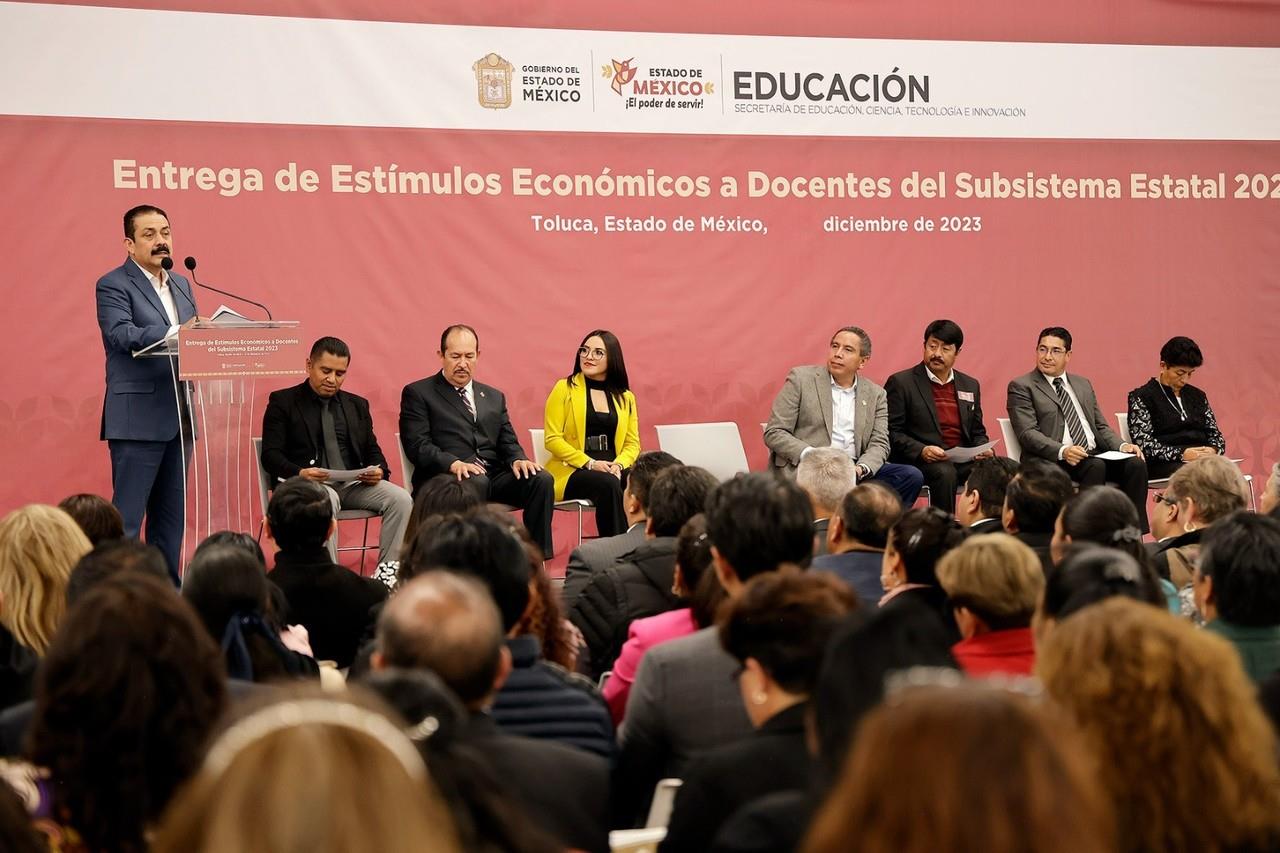 Entrega de Estímulos Económicos a Docentes del Subsistema Educativo Estatal 2023. Imagen: GEM