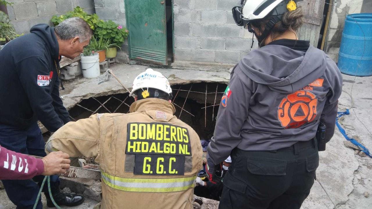 Tres mujeres son rescatadas tras caer dentro de una fosa en Hidalgo, Nuevo León