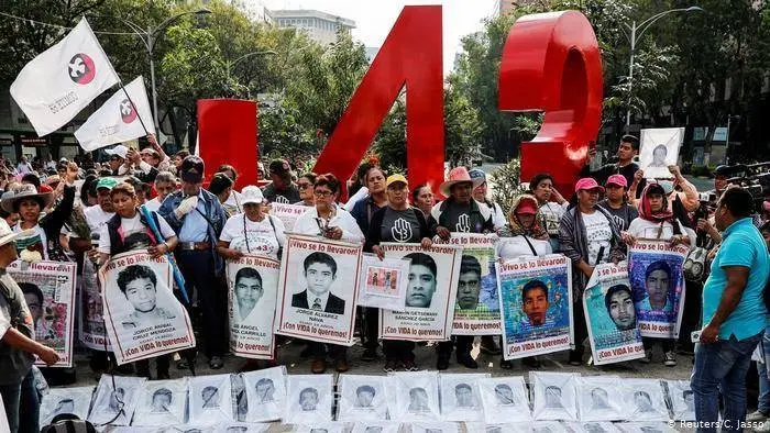 Jueza ratifica prisión preventiva a ocho militares por caso Ayotzinapa