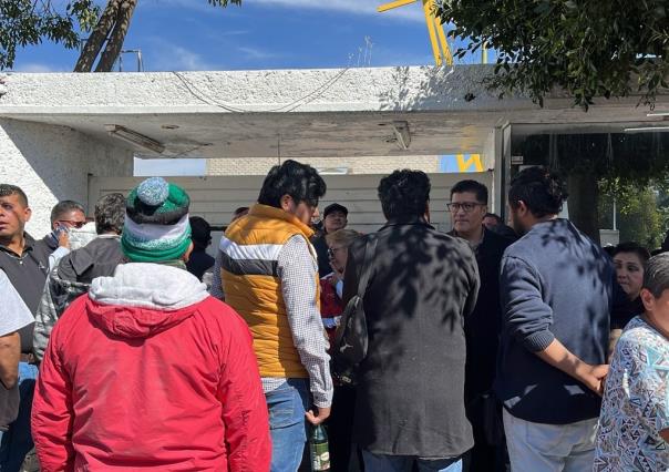 VIDEO: Exigen trabajadores de Ecatepec pago de aguinaldo y prestaciones