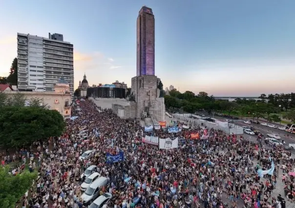 ¡ Javier Milei cobrará 60 millones de pesos a manifestantes!