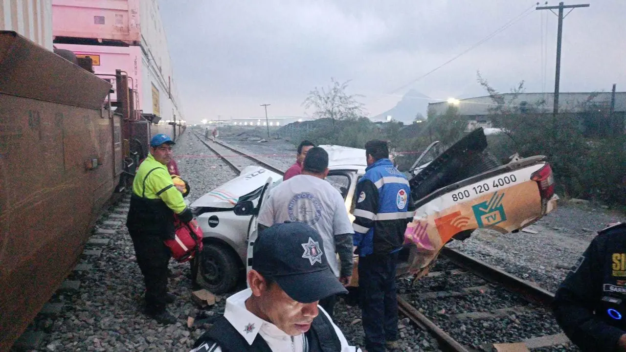 A la llegada de Protección Civil Nuevo León, paramédicos de las ambulancias UMT y Búsqueda y Rescate, la víctima ya había muerto. Foto: Especial/ POSTAMX