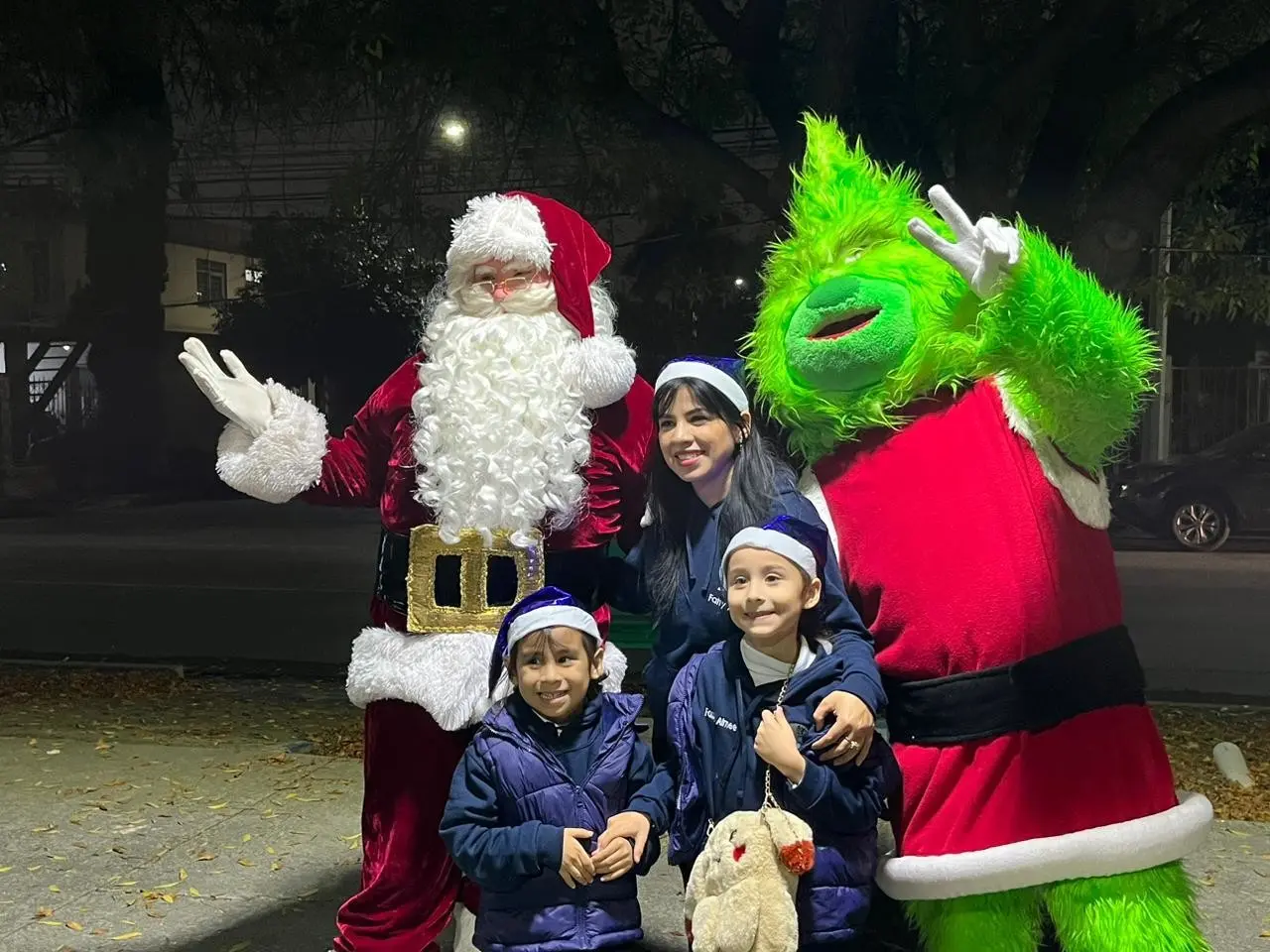 Relizan mini Desfile Navideño con causa en Guadalupe