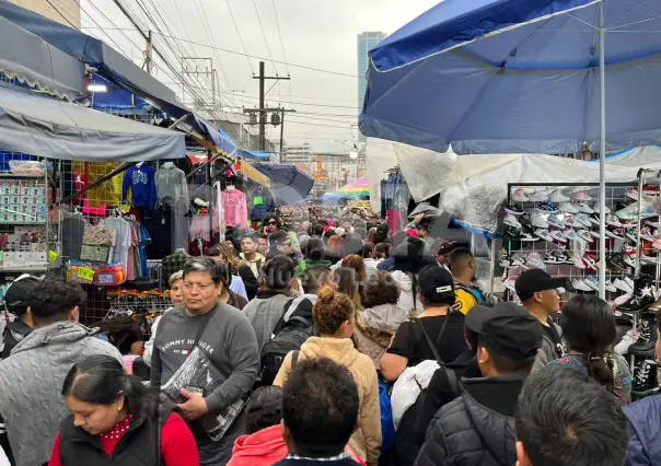 Últimas compras navideñas saturan centro de Monterrey