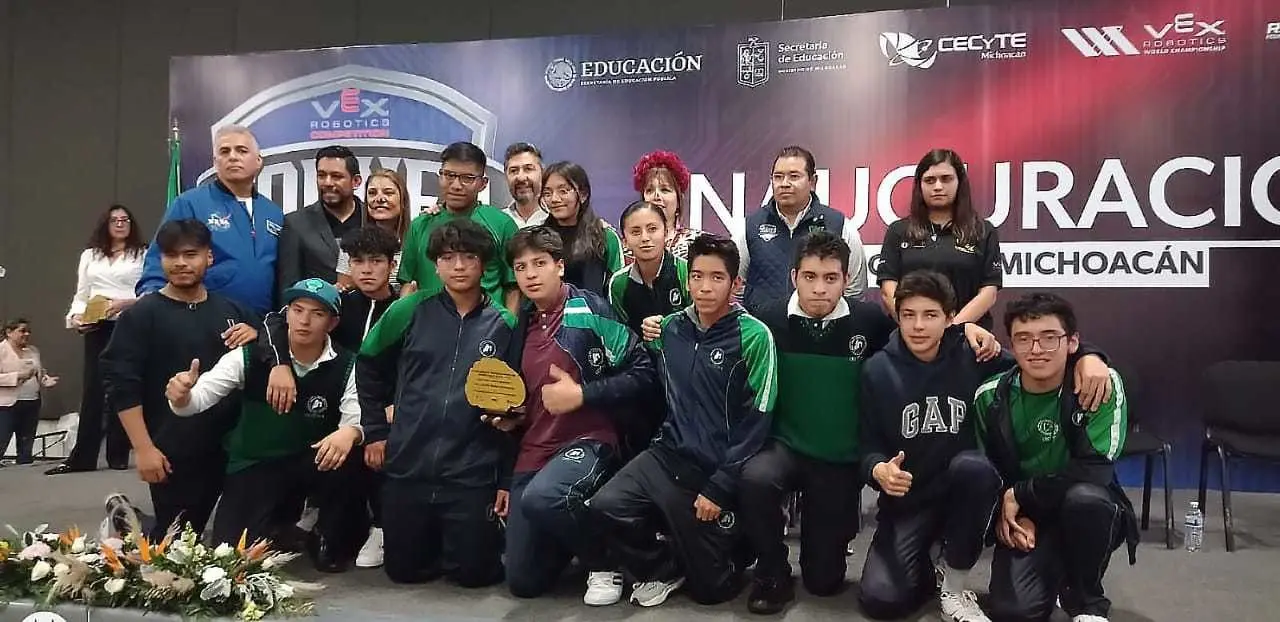 Estudiantes mexiquenses triunfan en el Torneo Internacional de Robótica 2023. Foto: Gobierno del Estado de México