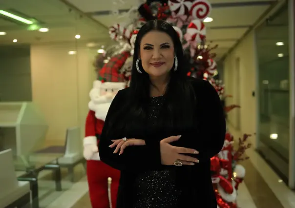 Disfruta Alejandra Ávalos celebrar la Navidad cocinando