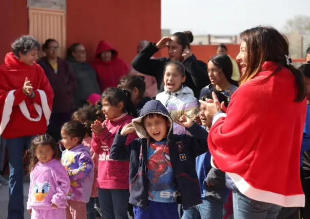 Llega fiesta navideña a ejidos Landeros y San Juan Bautista en Ramos Arizpe