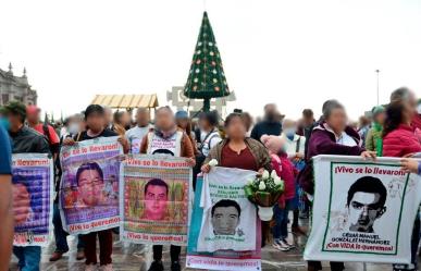 Familiares de jóvenes desaparecidos de Ayotzinapa peregrinan a la Basílica