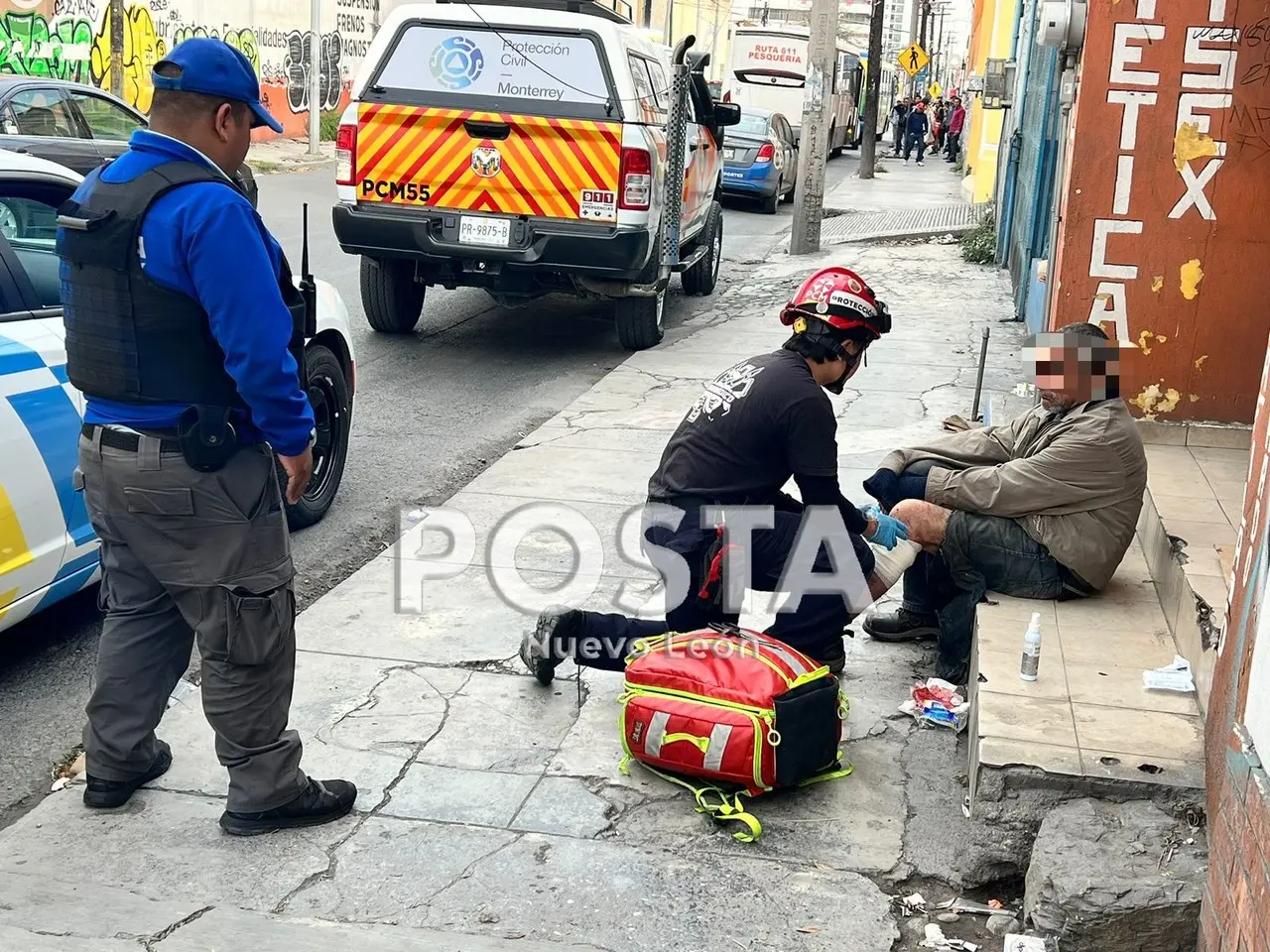 a agresión se dio el lunes en medio de la soledad de la calle en el cruce de Jose María Arteaga y José Trinidad Villagómez, en pleno centro de Monterrey. Foto: Especial/ POSTAMX