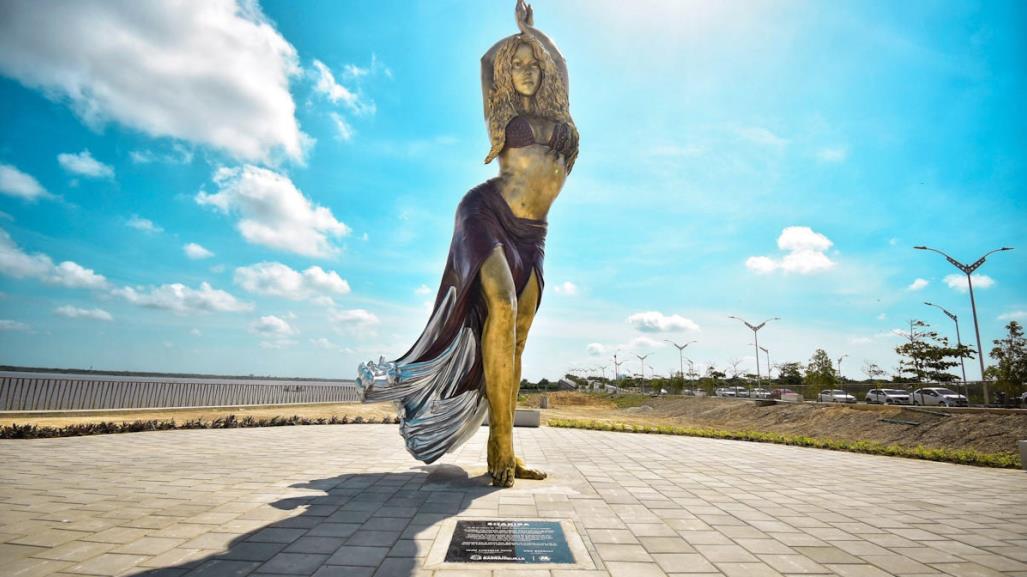 Estatua de Shakira se devela en Barranquilla, Colombia ¡Nuevo sitio turístico!