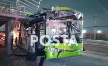 Choque de ruta urbana en Salinas Victoria deja 11 lesionados